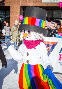 Arctic pride maskotti rovaniemen keskustassa